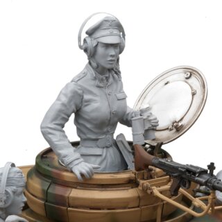 1/16 Figure Kit Pz IV Female Tank Commander